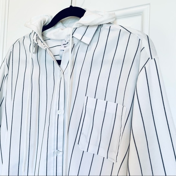 ❌DONATED❌ STYLEANDA KOREA White & Navy Pinstripes Long Sleeve Mock Hoodie - Picture 4 of 12